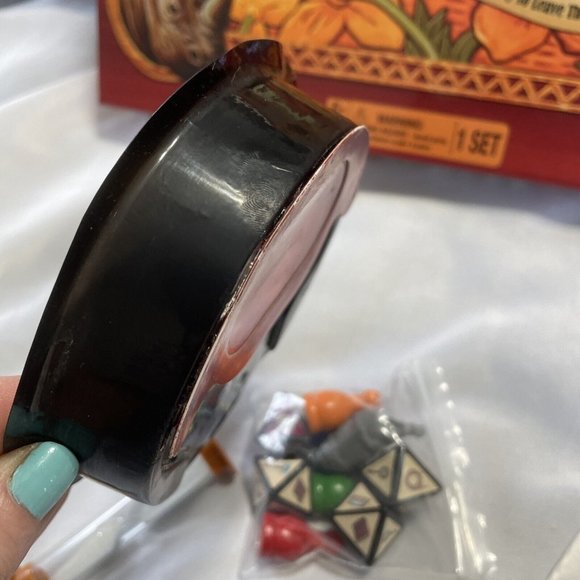 Jumanji  The Game - 2017 Board Game  Ages 5+ 2-4 Players - Picture 7 of 12